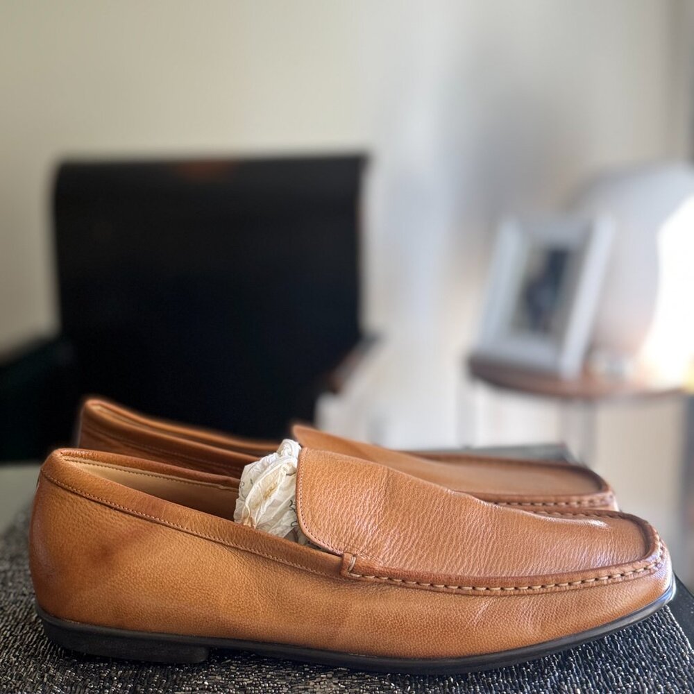 PRADA - Picture 3 of 4